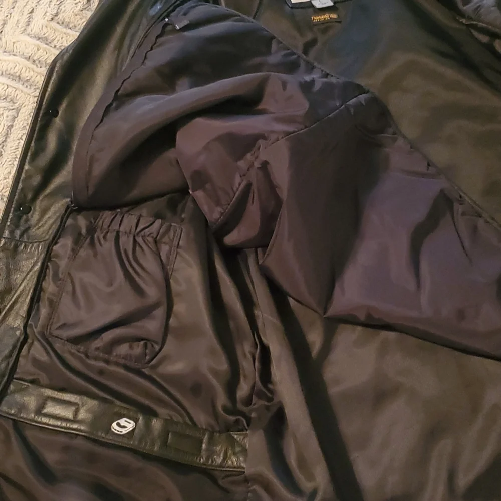 Leather jacket - Picture 4 of 4